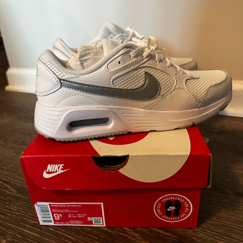 Nike air max Sneakers-  White and silver